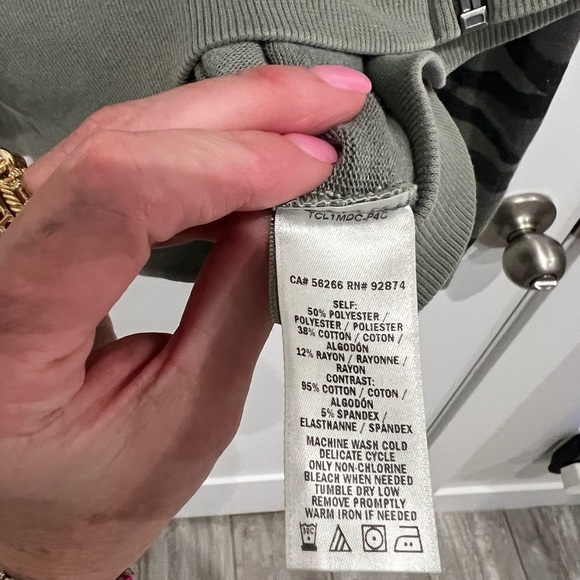 Splendid Camo Hoodie Size M - Picture 6 of 8